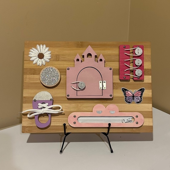 Busy Boards - Picture 1 of 16